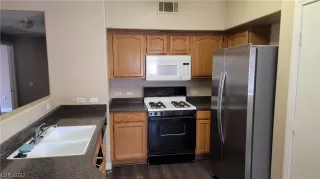 Photo #3: 2422311 Listing