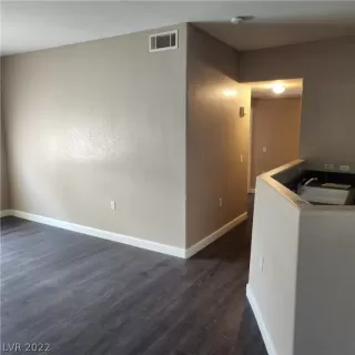 Photo #4: 2422311 Listing