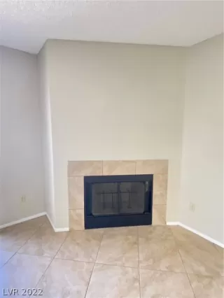 Photo #4: 2422338 Listing