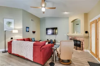 Photo #1: 2422365 Listing