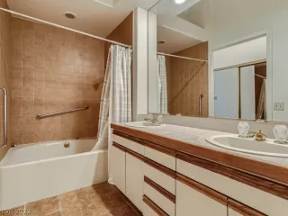 Photo #6: 2422366 Listing 