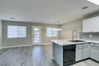 Photo #2: 2422396 Listing 