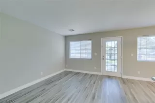 Photo #3: 2422396 Listing 