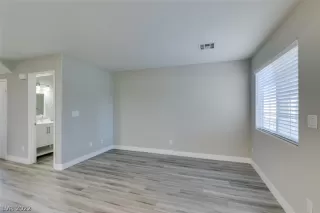 Photo #5: 2422396 Listing 