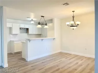 Photo #1: 2422411 Listing 