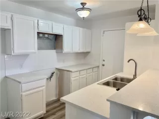 Photo #3: 2422411 Listing 