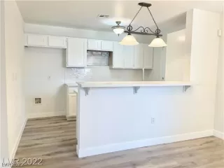 Photo #5: 2422411 Listing 