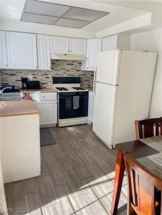Photo #1: 2422420 Listing