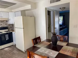Photo #3: 2422420 Listing