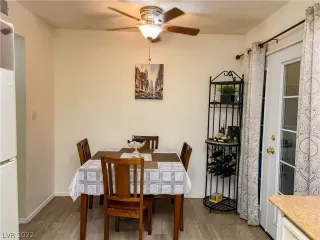 Photo #4: 2422420 Listing