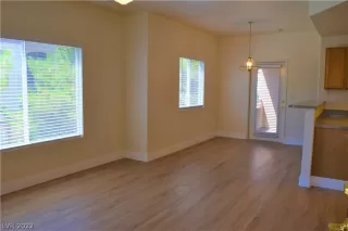 Photo #3: 2422425 Listing