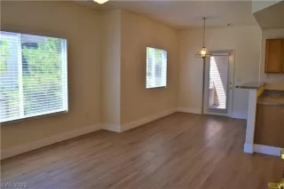 Photo #4: 2422425 Listing