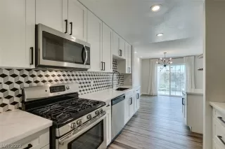 Photo #4: 2422446 Listing 