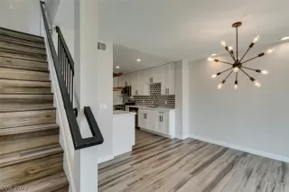 Photo #5: 2422446 Listing 