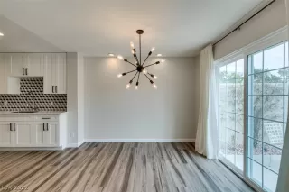 Photo #6: 2422446 Listing 