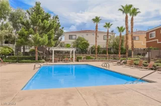 Photo #4: 2422488 Listing 