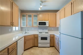 Photo #1: 2422536 Listing