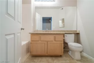 Photo #3: 2422536 Listing