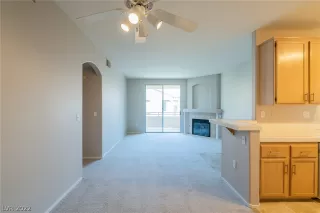 Photo #4: 2422536 Listing