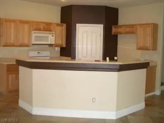 Photo #3: 2422627 Listing 