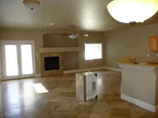 Photo #6: 2422627 Listing 