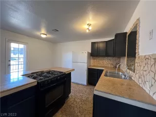 Photo #4: 2422636 Listing 