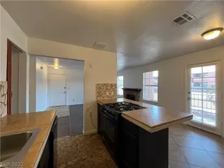 Photo #5: 2422636 Listing 