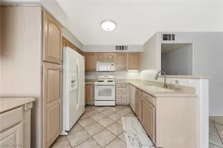 Photo #5: 2422665 Listing 