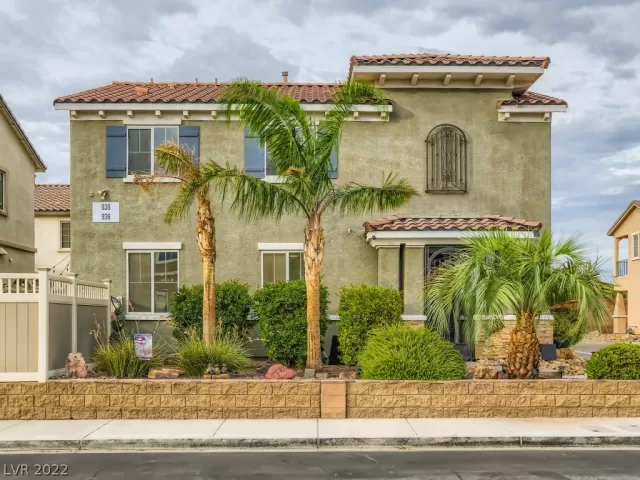 MLS: 2422702 Condo For Sale