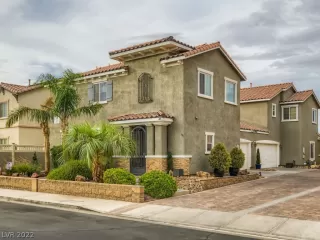 Photo #1: 2422702 Listing 