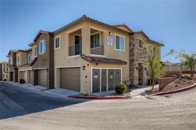 MLS: 2422718 Condo For Sale