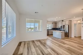 Photo #4: 2422718 Listing 