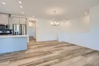 Photo #5: 2422718 Listing 