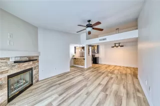 Photo #4: 2422763 Listing