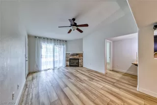 Photo #5: 2422763 Listing