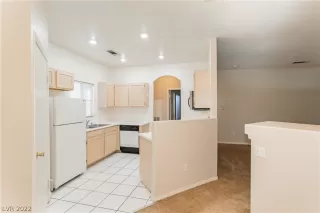 Photo #4: 2422764 Listing