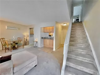 Photo #6: 2422771 Listing 