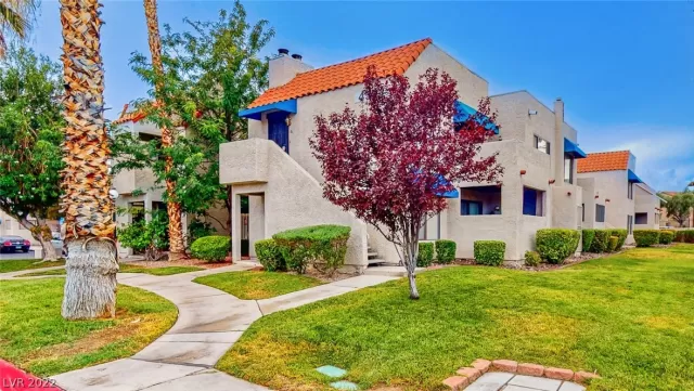 MLS: 2422778 Condo For Sale