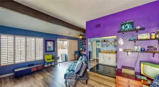 Photo #5: 2422778 Listing