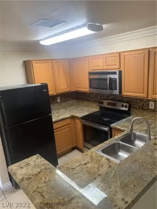 Photo #3: 2422851 Listing