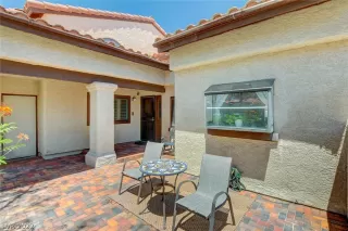 Photo #2: 2422854 Listing