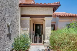 Photo #4: 2422854 Listing