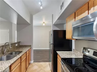 Photo #2: 2422864 Listing