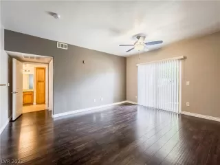 Photo #6: 2422864 Listing