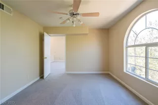 Photo #6: 2422868 Listing