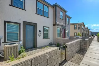 Photo #2: 2422880 Listing 