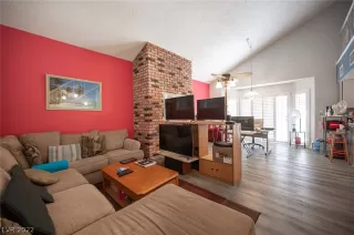 Photo #2: 2422895 Listing 