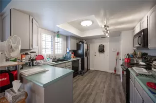 Photo #5: 2422895 Listing 