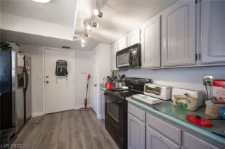 Photo #6: 2422895 Listing 