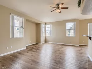 Photo #4: 2422912 Listing